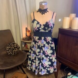 derek heart Floral Dress. Tagged size L but honestly I would say it’s a S